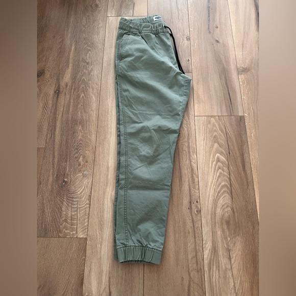 Old Navy Men’s Modern Jogger - Picture 3 of 5